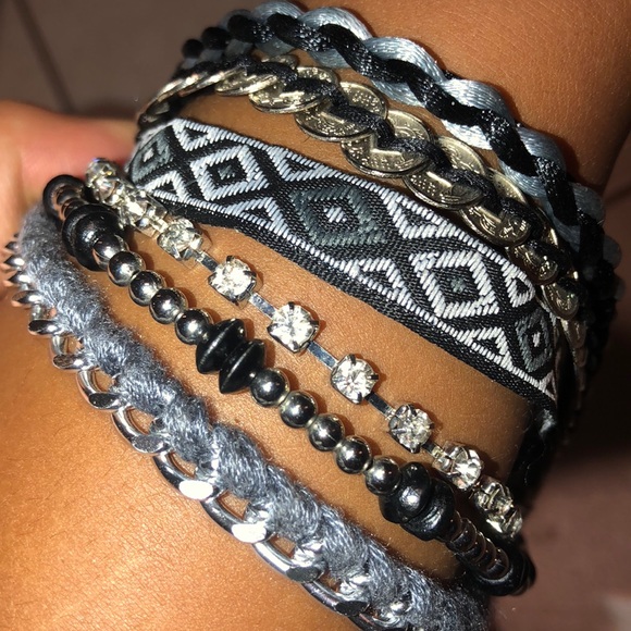 Beautiful Aldo Bracelet - Picture 4 of 4